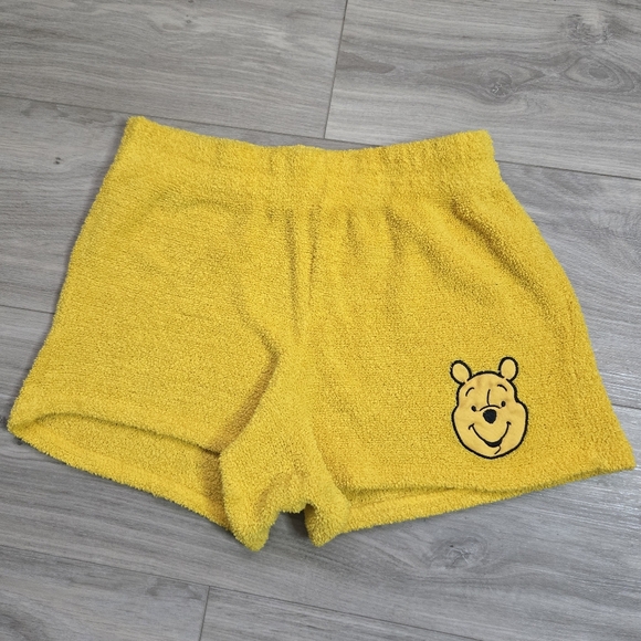 Women's Disney Pooh Shorts - Picture 1 of 4
